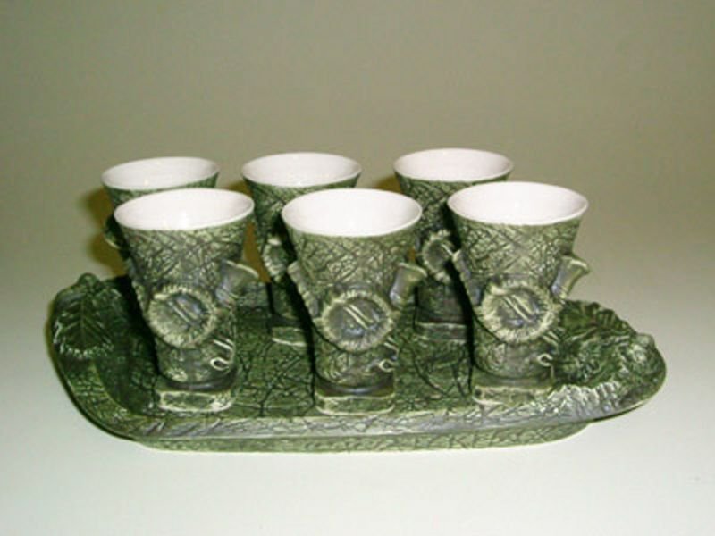 Zelená sada pohárkov s táckou VILAGHY keramika Poľovnícke potreby